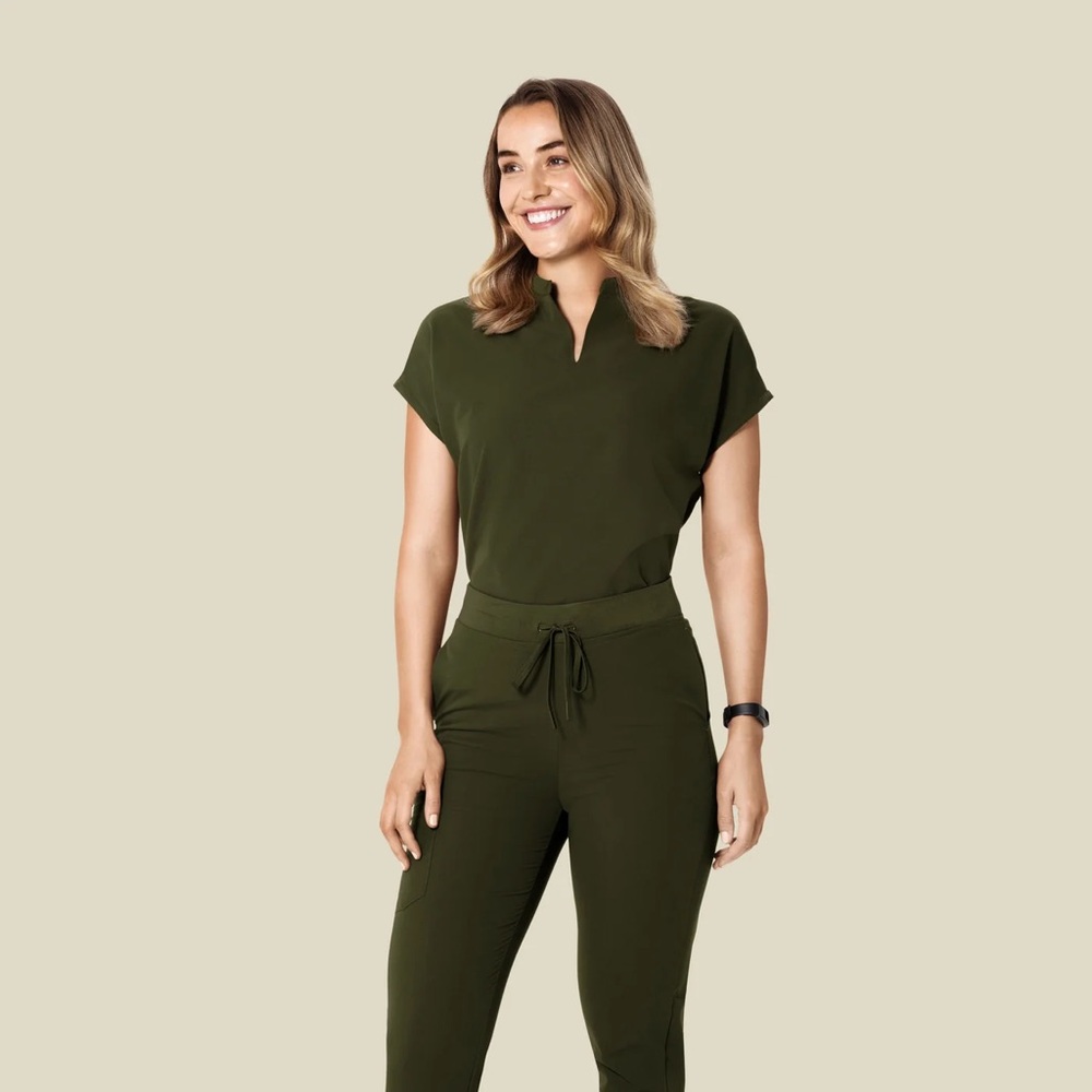 Mandala Scrubs Mandarin Dolman Top Olive 2XL New in package